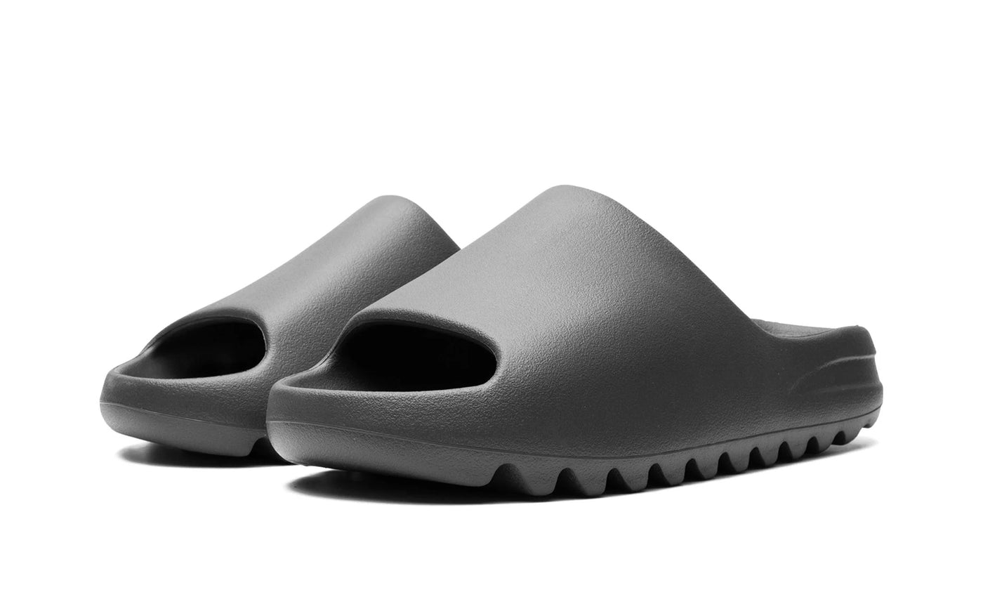 YEEZY SLIDE DARK ONYX