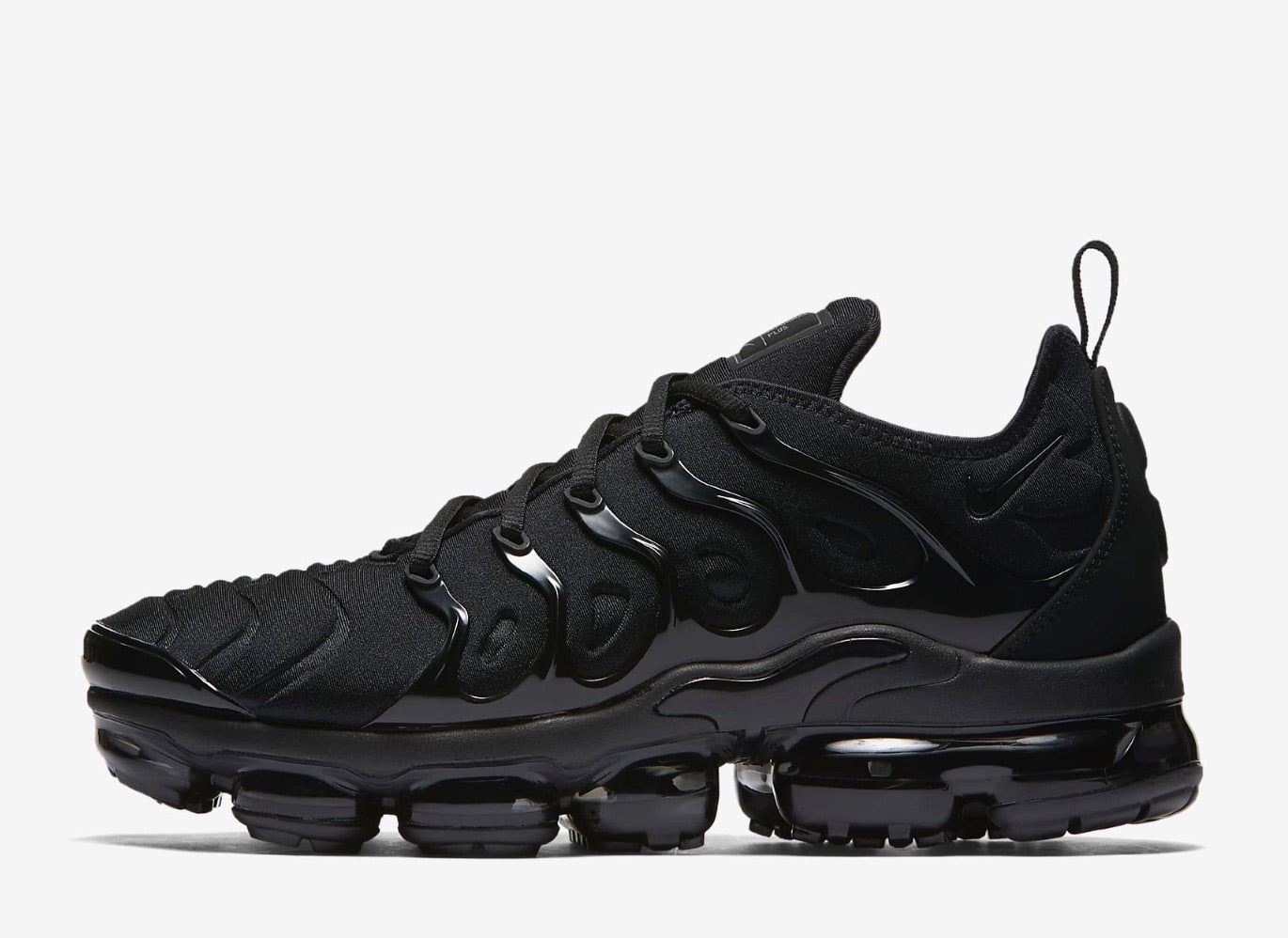 NIKE AIR VAPORMAX PLUS TRIPLE BLACK