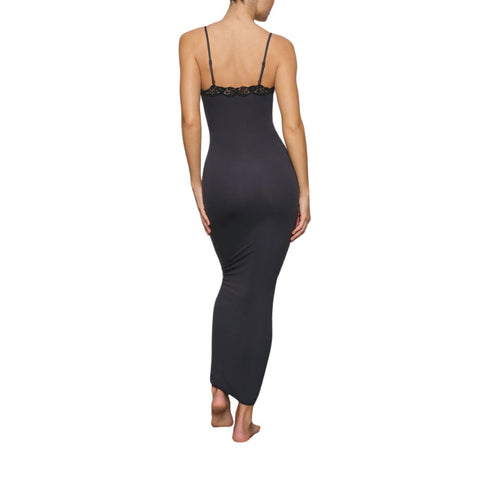 SKIMS FITS EVERYBODY LONG SLIP DRESS LACE ONYX ONE OF A KIND SKIMS FITS EVERYBODY LONG SLIP DRESS LACE ONYX ONE OF A KIND