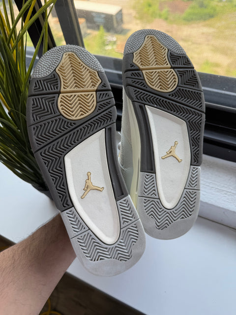 ONE OF A KIND JORDAN 4 RETRO SE CRAFT PHOTON DUST (USED)