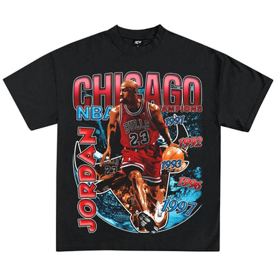 1997 CHICAGO BULLS BIG 3 GRAPHIC T-SHIRT BLACK