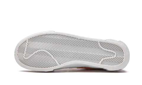 NIKE BLAZER LOW SACAI WHITE MAGMA ORANGE