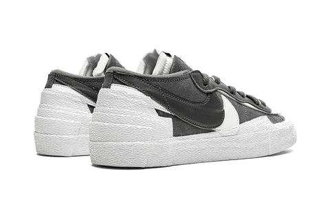 NIKE BLAZER LOW X SACAI GREY IRON/WHITE