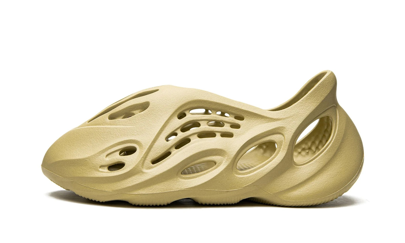 YEEZY FOAM RUNNER SULFUR
