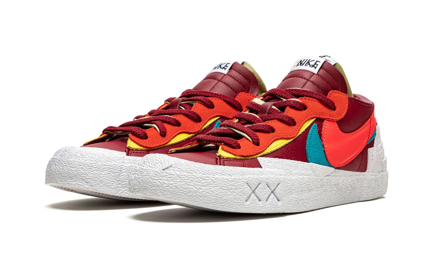 NIKE BLAZER LOW SACAI KAWS RED