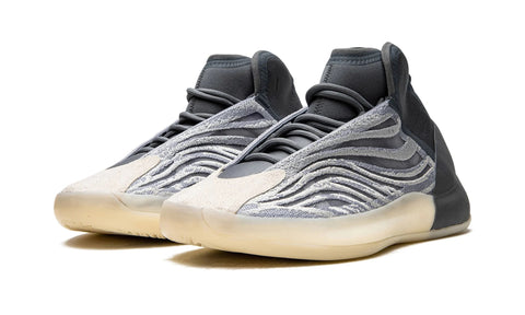 YEEZY QNTM MONO CARBON