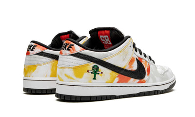 NIKE SB DUNK LOW RAYGUN WHITE