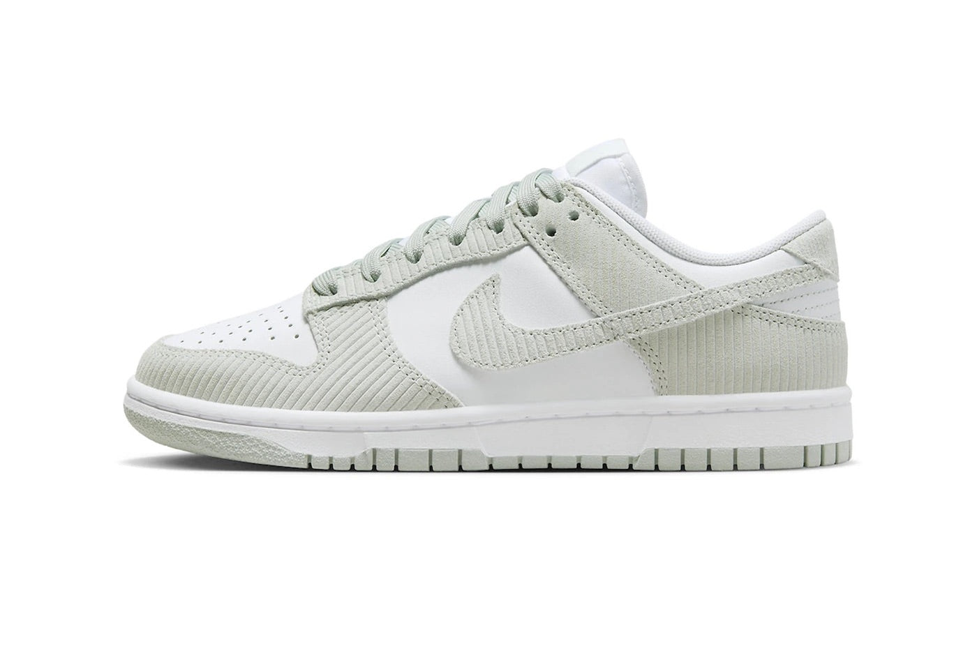 NIKE DUNK LOW LIGHT SILVER CORDUROY (W)