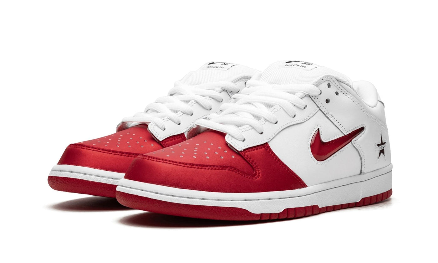 NIKE SB DUNK LOW SUPREME JEWEL SWOOSH RED