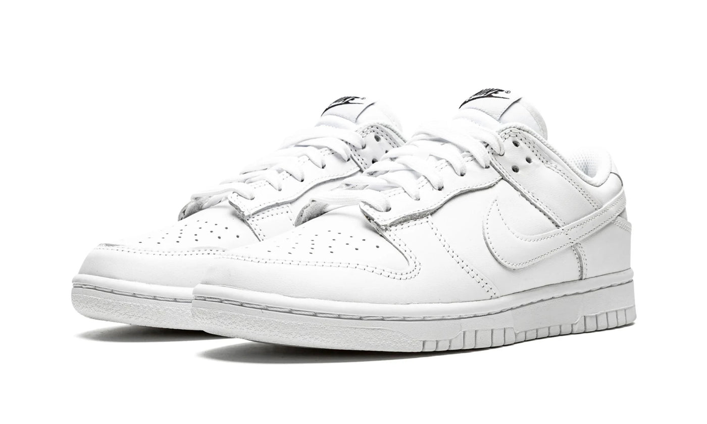 NIKE DUNK LOW TRIPLE WHITE 2021 (W)