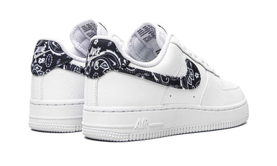 NIKE AIR FORCE 1 LOW ESSENTIAL WHITE WORN BLACK PAISLEY (W)