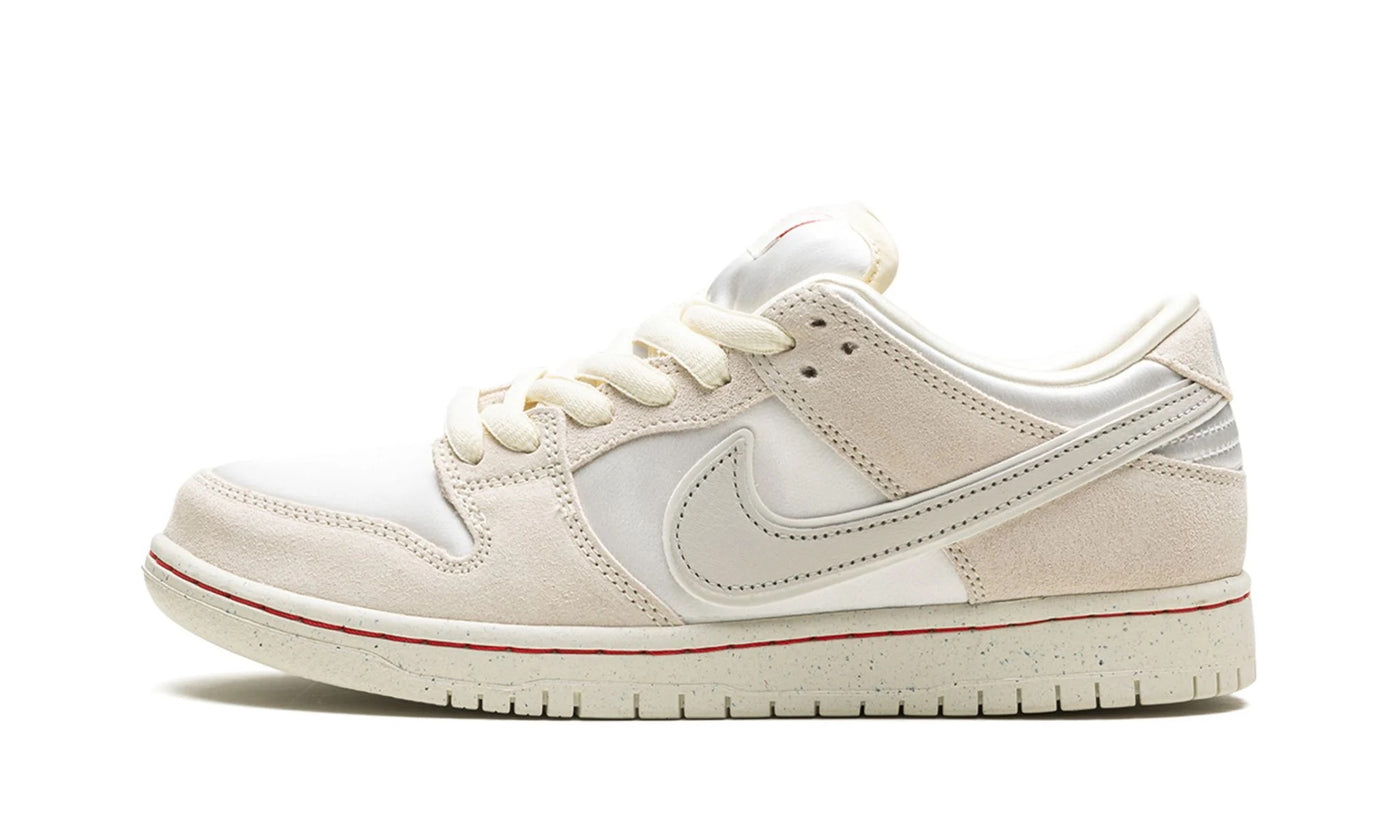 NIKE SB DUNK LOW CITY OF LOVE LIGHT BONE