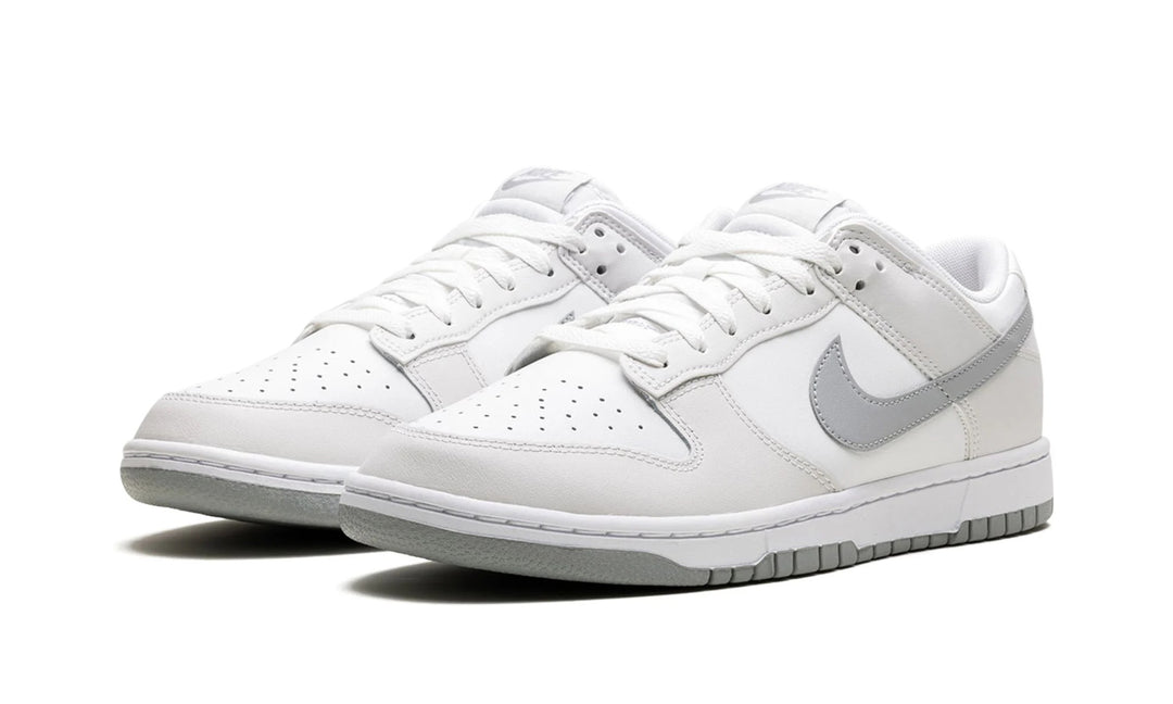Nike sb dunk low summit white top