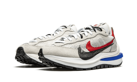 NIKE VAPORWAFFLE X SACAI SPORT FUCHSIA – ONE OF A KIND NIKE VAPORWAFFLE X SACAI SPORT FUCHSIA – ONE OF A KIND