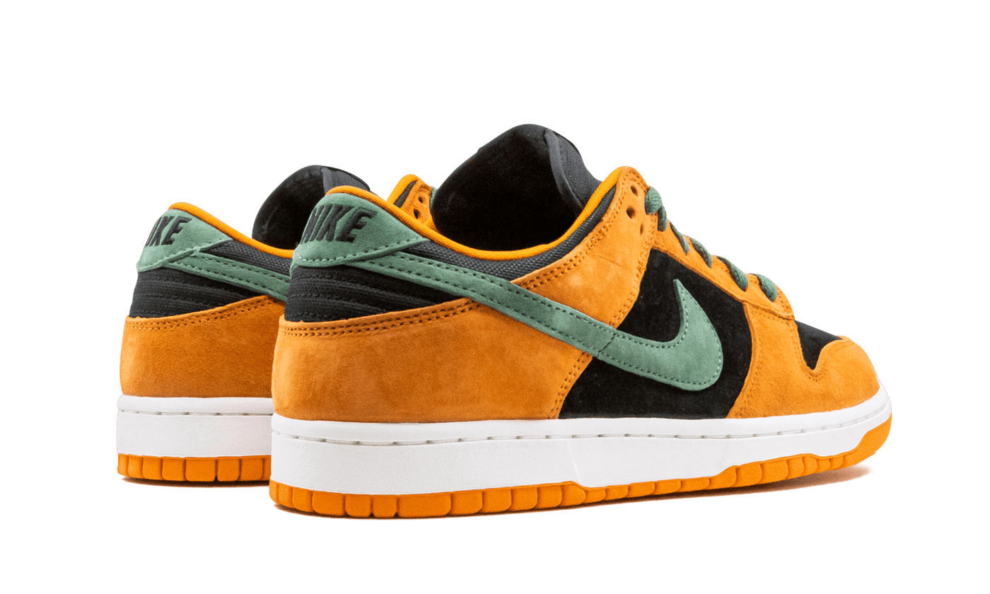 CHAUSSURES NIKE DUNK LOW SP CÉRAMIQUE