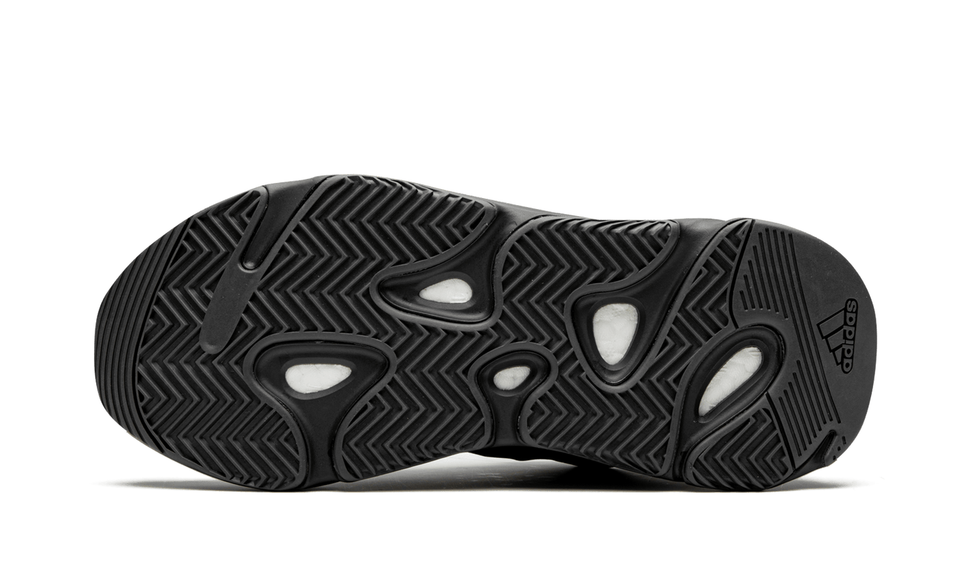 YEEZY SHOES YEEZY 700 MNVN TRIPLE BLACK FV4440