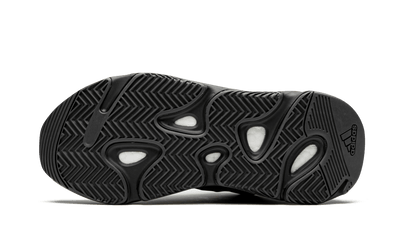 YEEZY SHOES YEEZY 700 MNVN TRIPLE BLACK FV4440