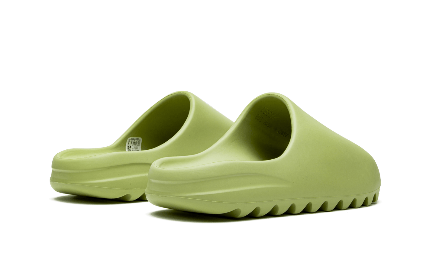 CHAUSSURES YEEZY SLIDE "RESIN" (RÉSINE)